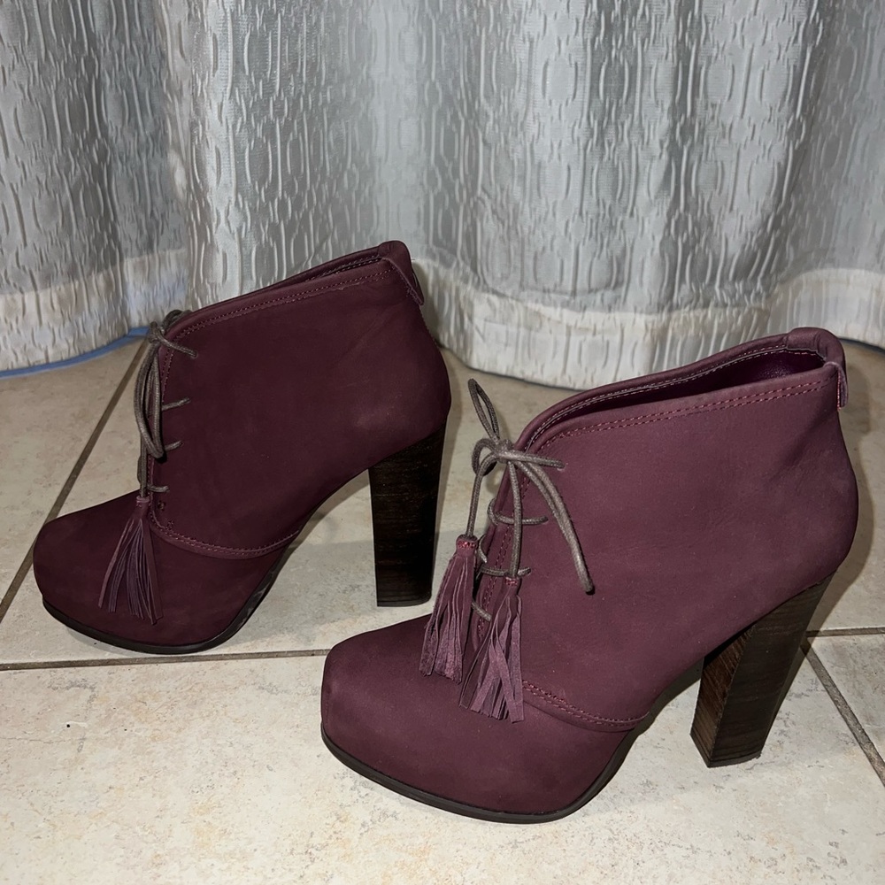 Steve Madden Sashayy Suede Booties